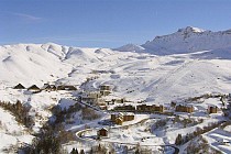 Le Grand Domaine - uitzicht op de bergen en piste